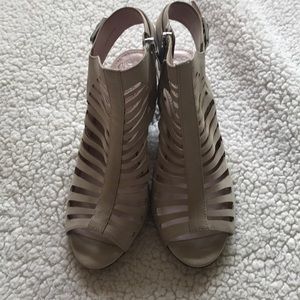Vince Camuto short heels